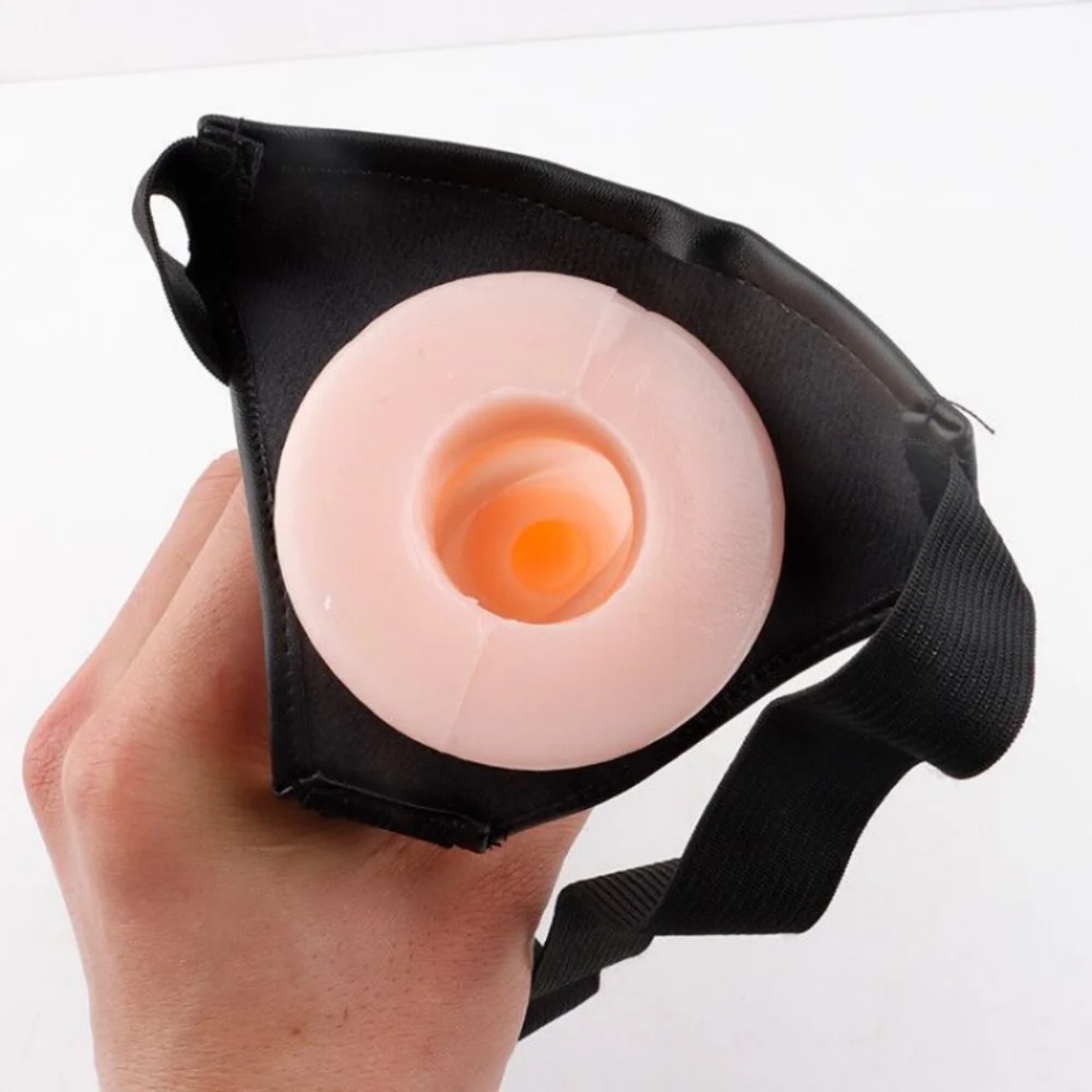 Dương vật giả silicon mềm dây đeo rỗng ruột kích thích les