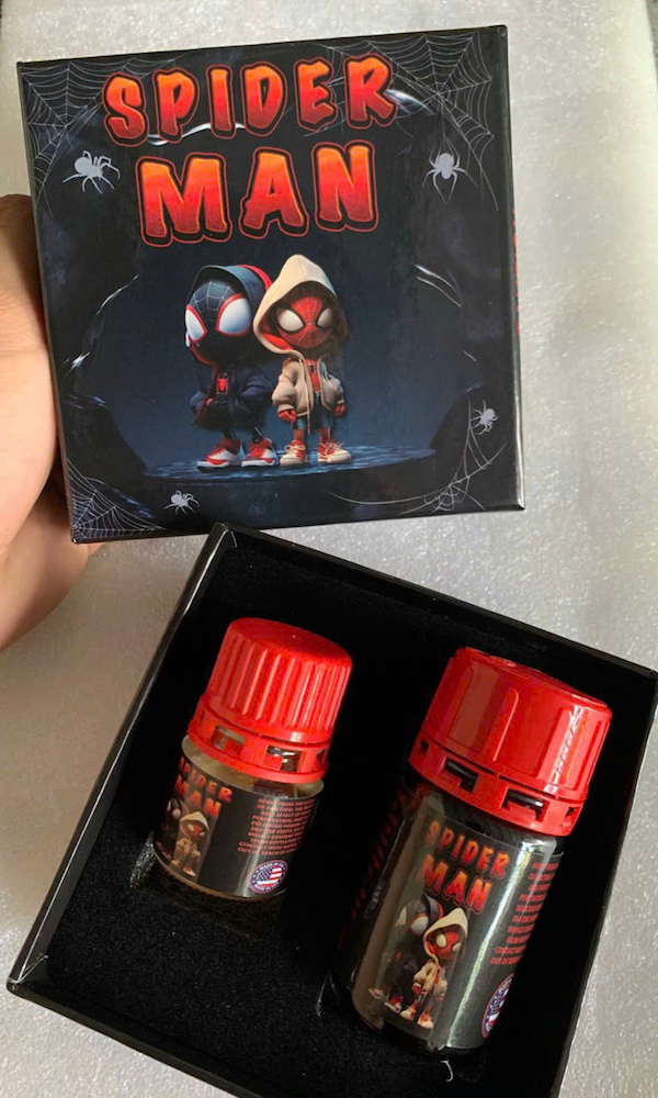 Bán Combo popper Spider Man 60ml - Chai 40ml + 20ml loại tốt Bán Combo popper Spider Man 60ml - Chai 40ml + 20ml loại tốt