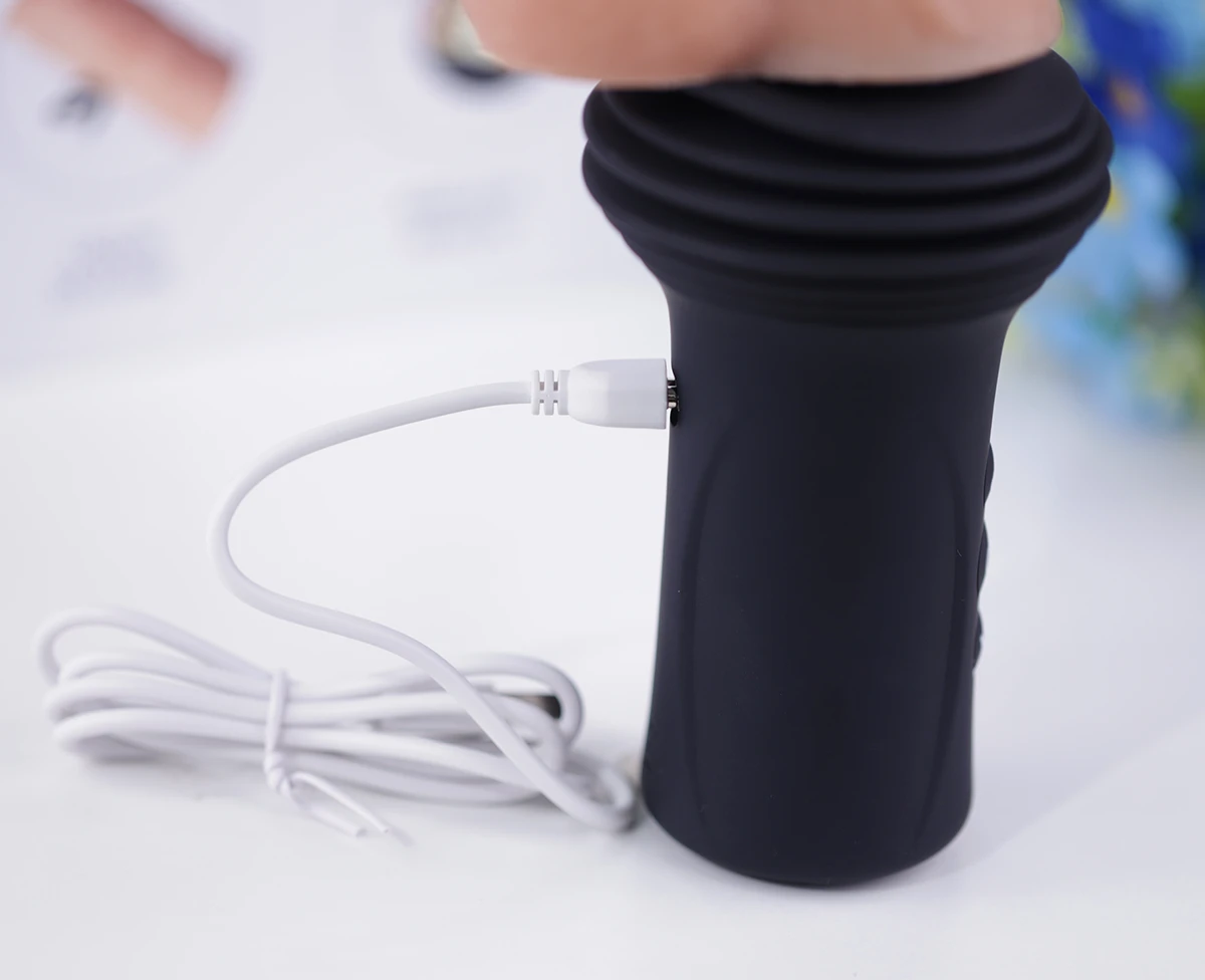 Cần 2.5 giờ để sạc đầy pin cho “cậu bé” này.